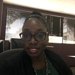 Meet your Posher, Carrie